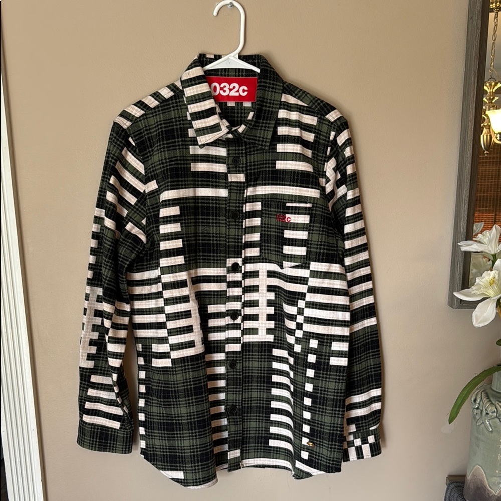 Berlin Germany Based Streetwear - Mid weight button down shirt